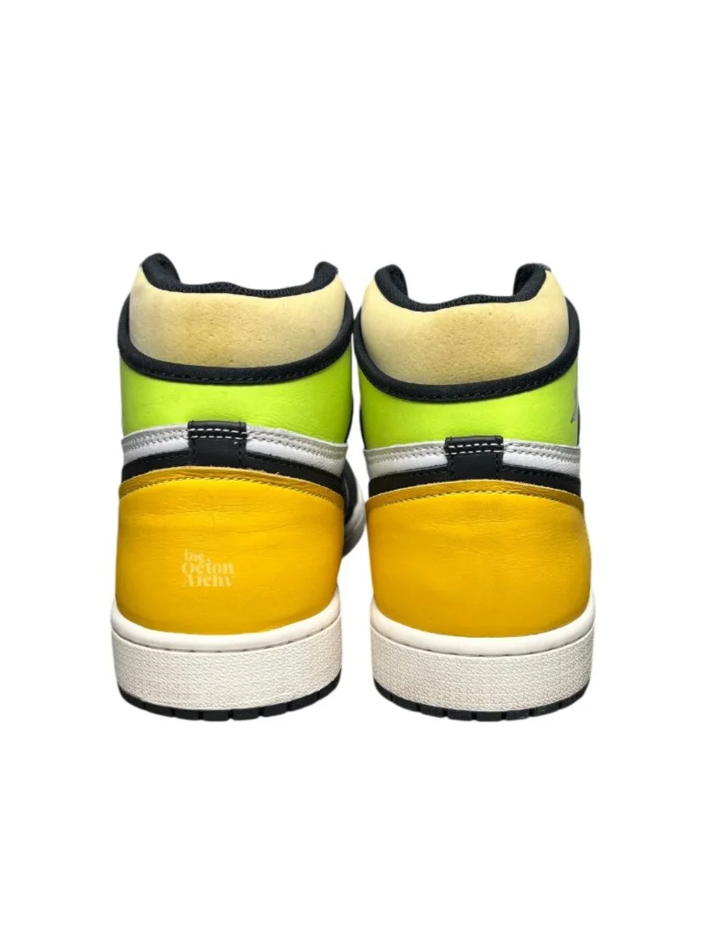 Size 10.5 Air Jordan 1 Retro High OG 'Volt Gold' 555088-118 Pre-Owned